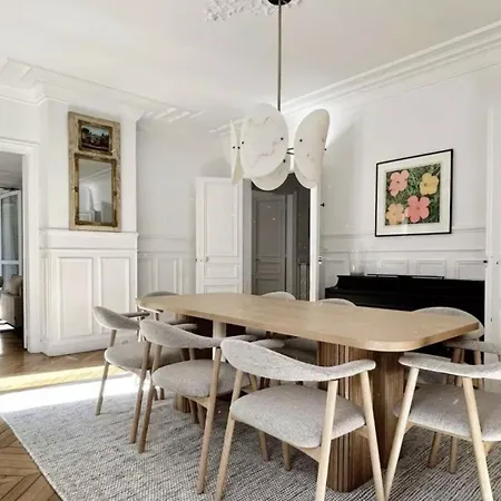 Superbe 2br Champ De Mars Bourdonnais * Paříž